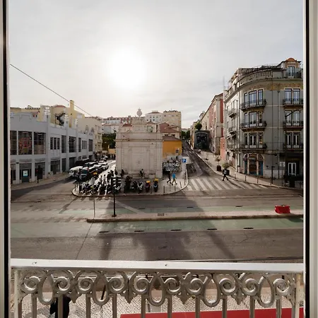 With Ac And Private Wc - Intendente Metro Station Lisboa