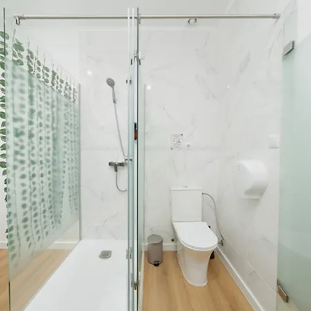 Gæstehus With Ac And Private Wc - Intendente Metro Station Lisboa